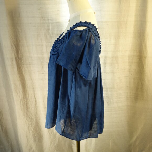 Development by Erica Davies Blouse - Picture 2 of 13